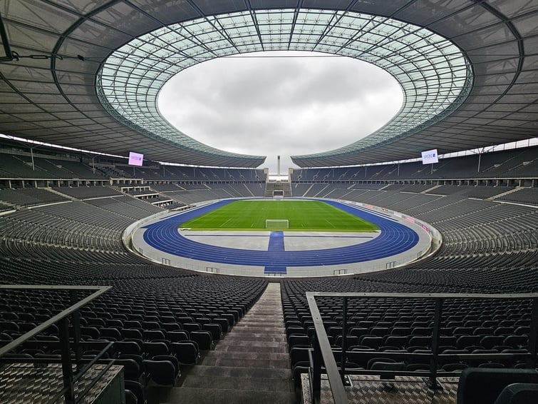 olympic-stadium-9146203_1280